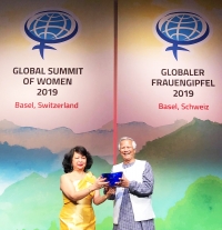 YUNUS AWARDED 2019 GLOBAL WOMEN'S LEADERSHIP AWARD IN BASEL SWITZERLAND YUNUS AWARDED 2019 GLOBAL WOMEN'S LEADERSHIP AWARD IN BASEL SWITZERLAND